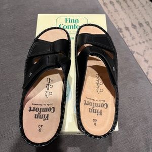 Finn Comfort Sandle - NEW